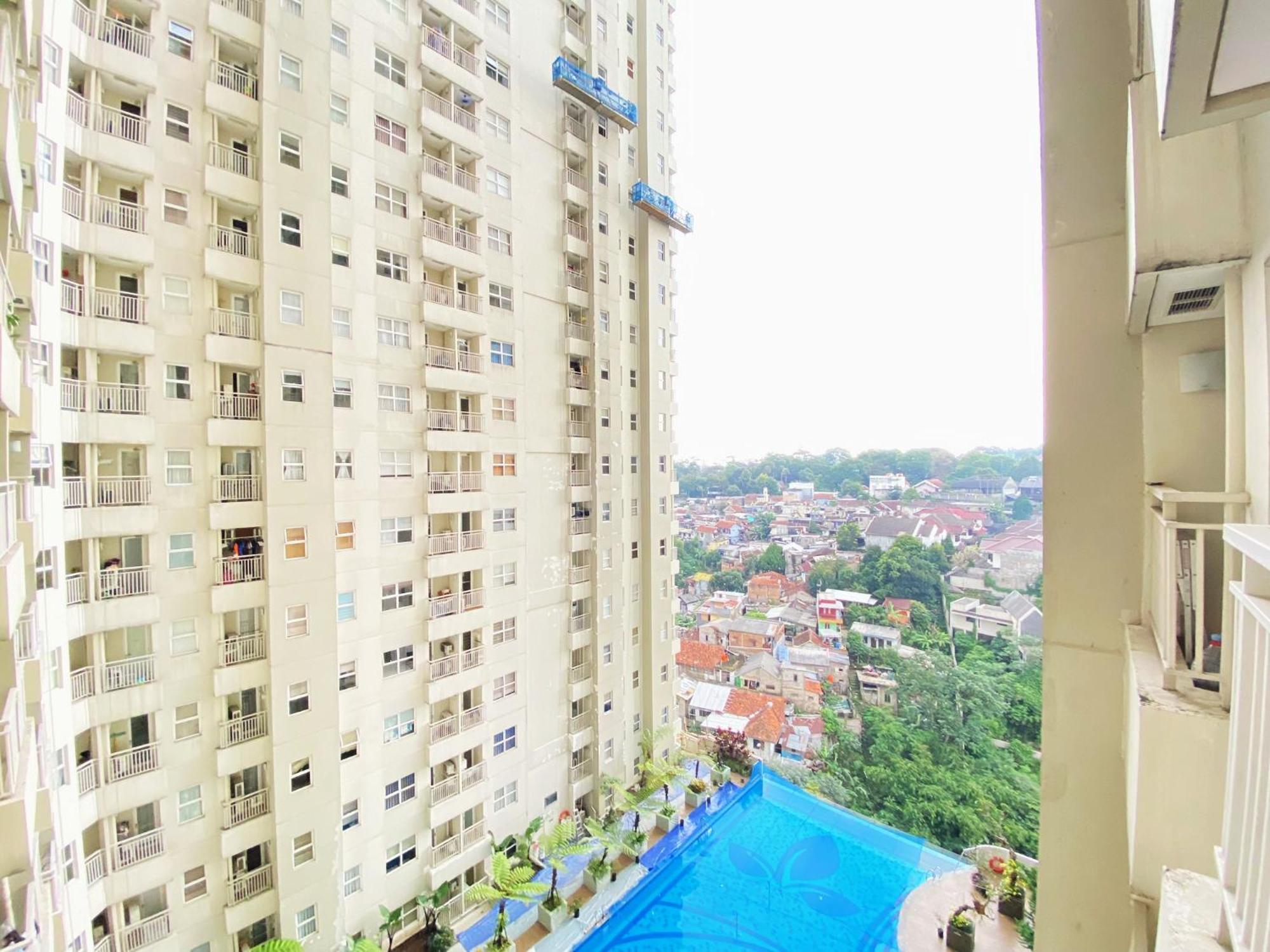 Cozy Living 1br At Parahyangan By Travelio Apartemen
