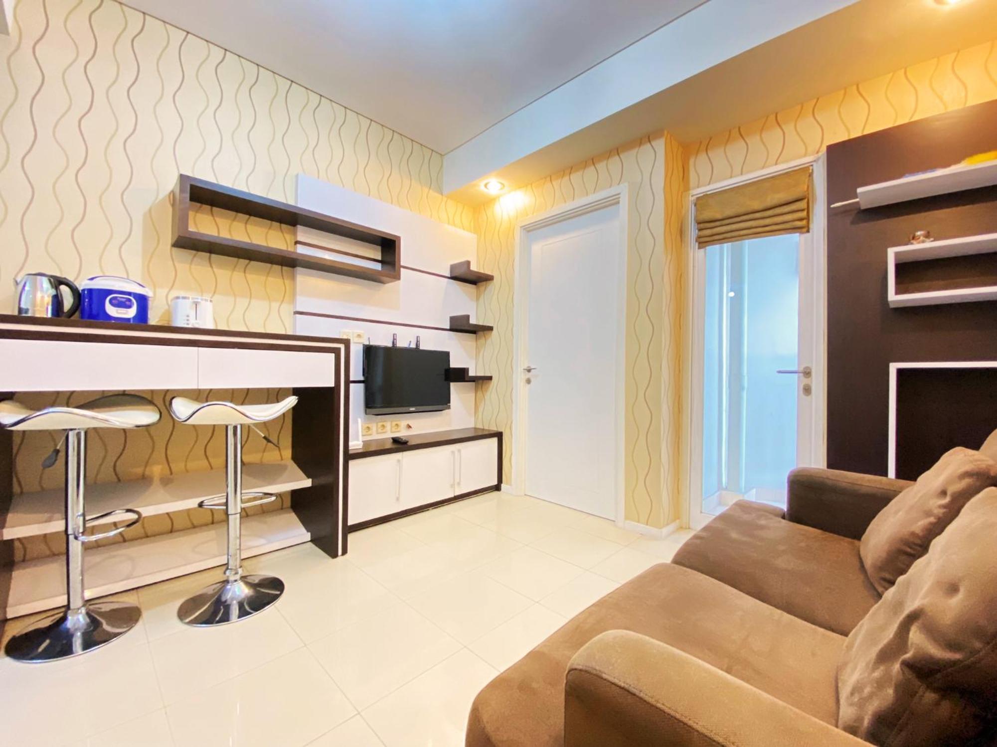 Cozy Living 1br At Parahyangan By Travelio Apartemen