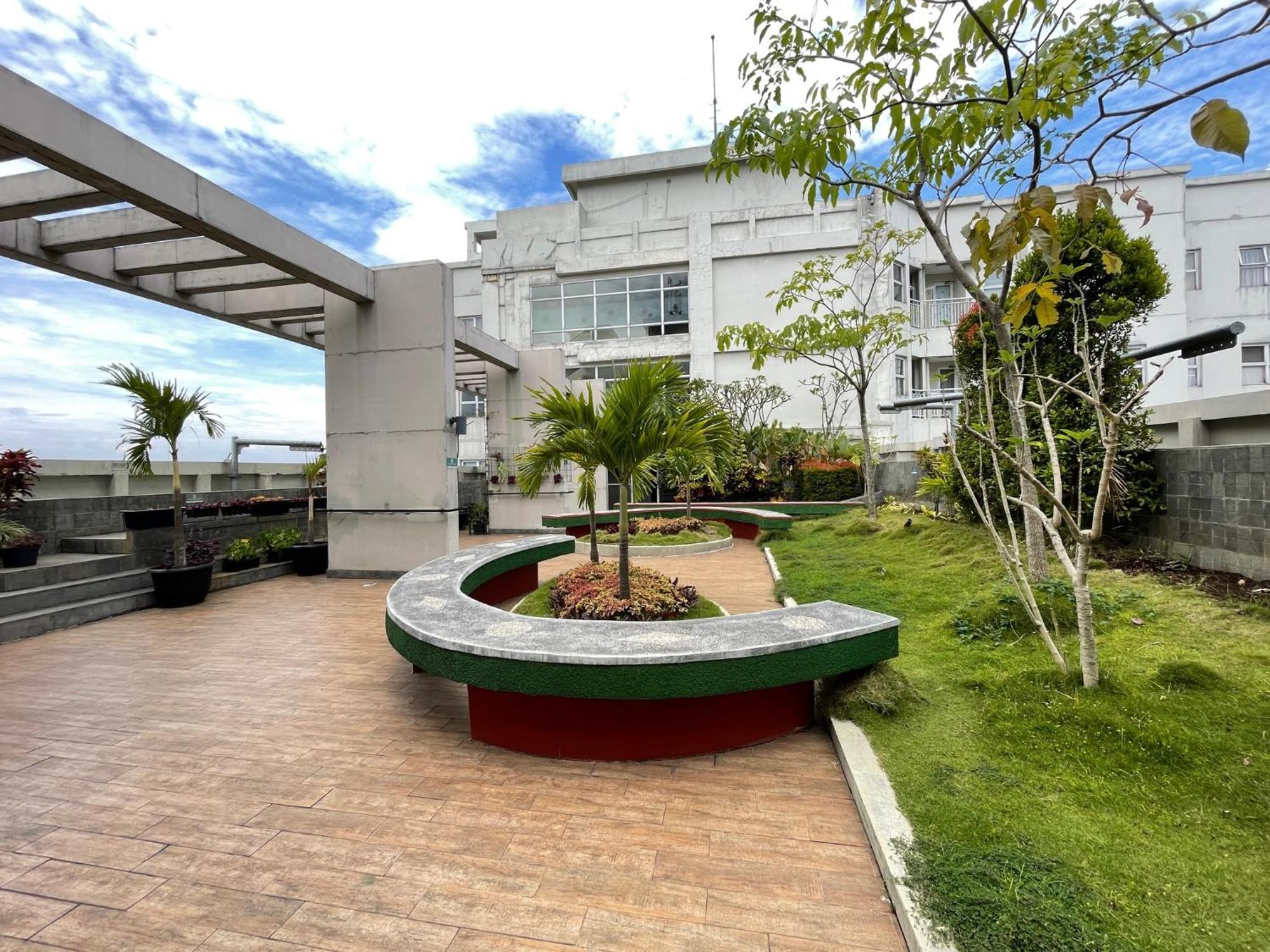 Cozy Living 1br At Parahyangan By Travelio * Bandung