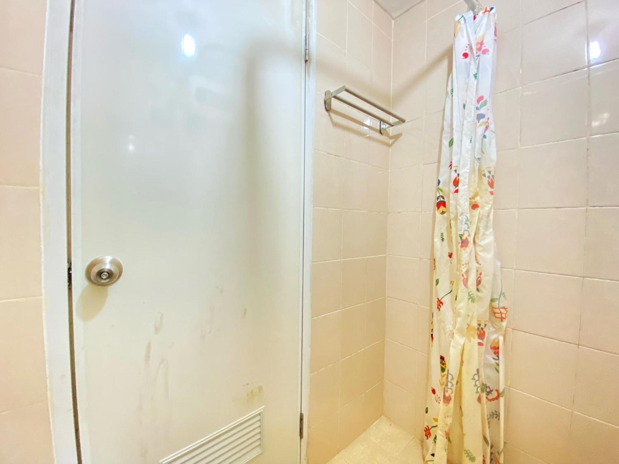 Cozy Living 1br At Parahyangan By Travelio